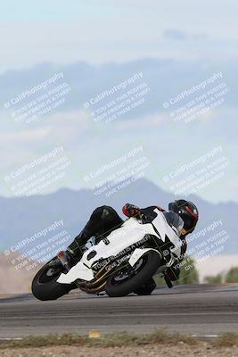 media/Nov-16-2025-Race Pace (Sun) [[8c5fa54630]]/Non Verified Riders (1st 20 Minutes)/7-Turn 9 Entry (210pm)/